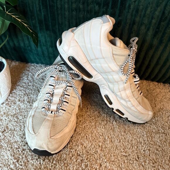 2014 Nike Air Max 95s White and Black, Size 8 Good Condition - Picture 1 of 8